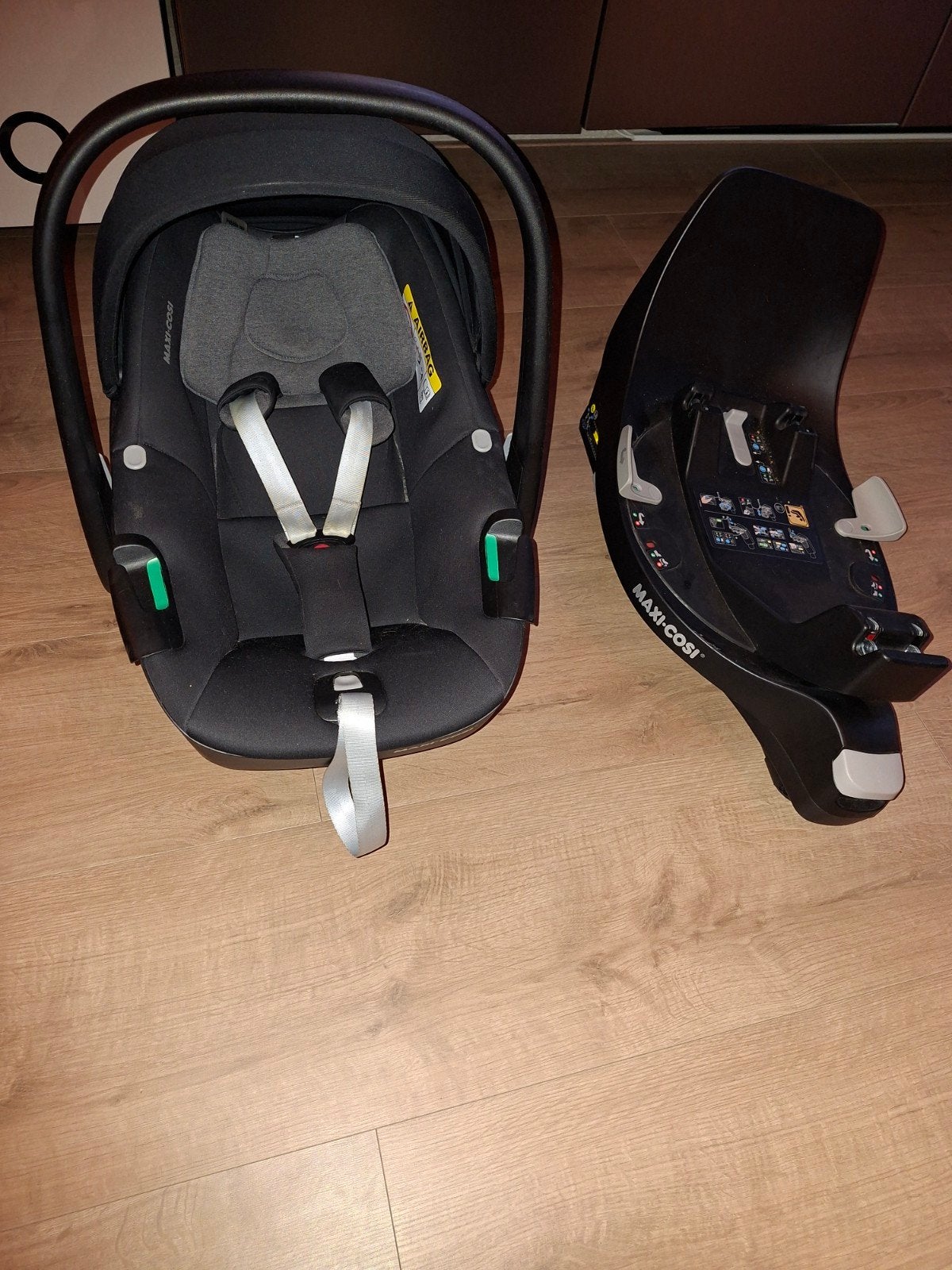 Maxi-Cosi Pebble 360 met FamilyFix 360 base, Ophalen, Zo goed als nieuw, Isofix, 0 t/m 13 kg