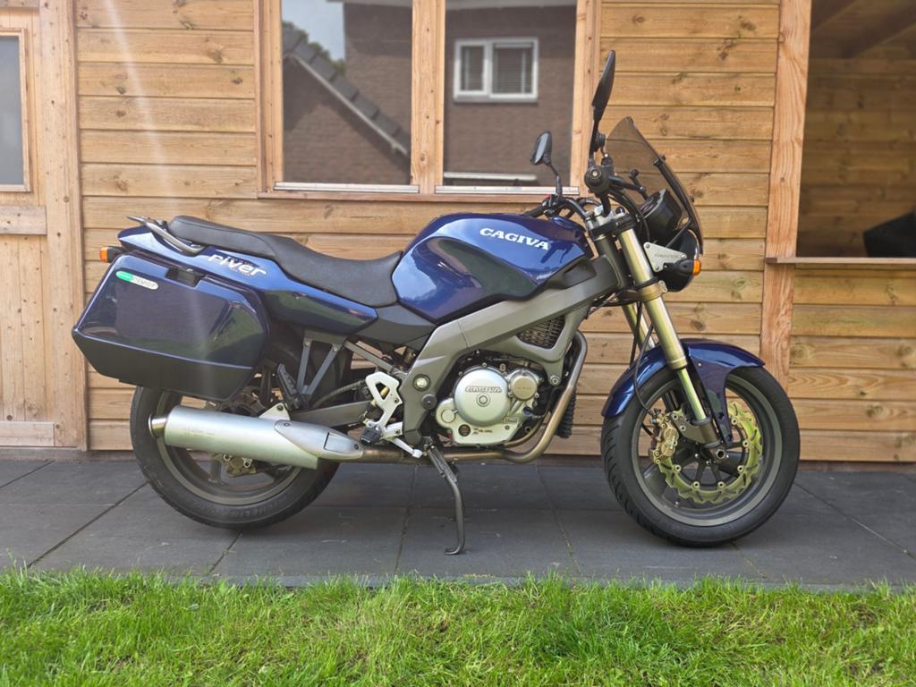 Cagiva River 600 met koffers uitzonderlijk mooie staat