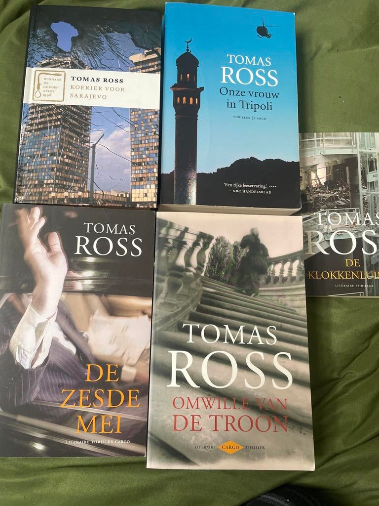 Tomas Ross - De Zesde Mei en Omwille van de Troon, Ophalen of Verzenden, Gelezen, Nederland
