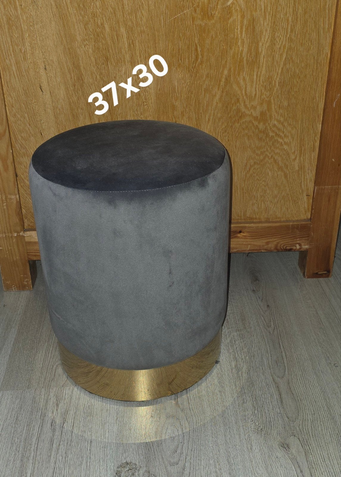 Stijlvolle poef grijs met gouden accent (37x30), Ophalen, Zo goed als nieuw, Overige materialen