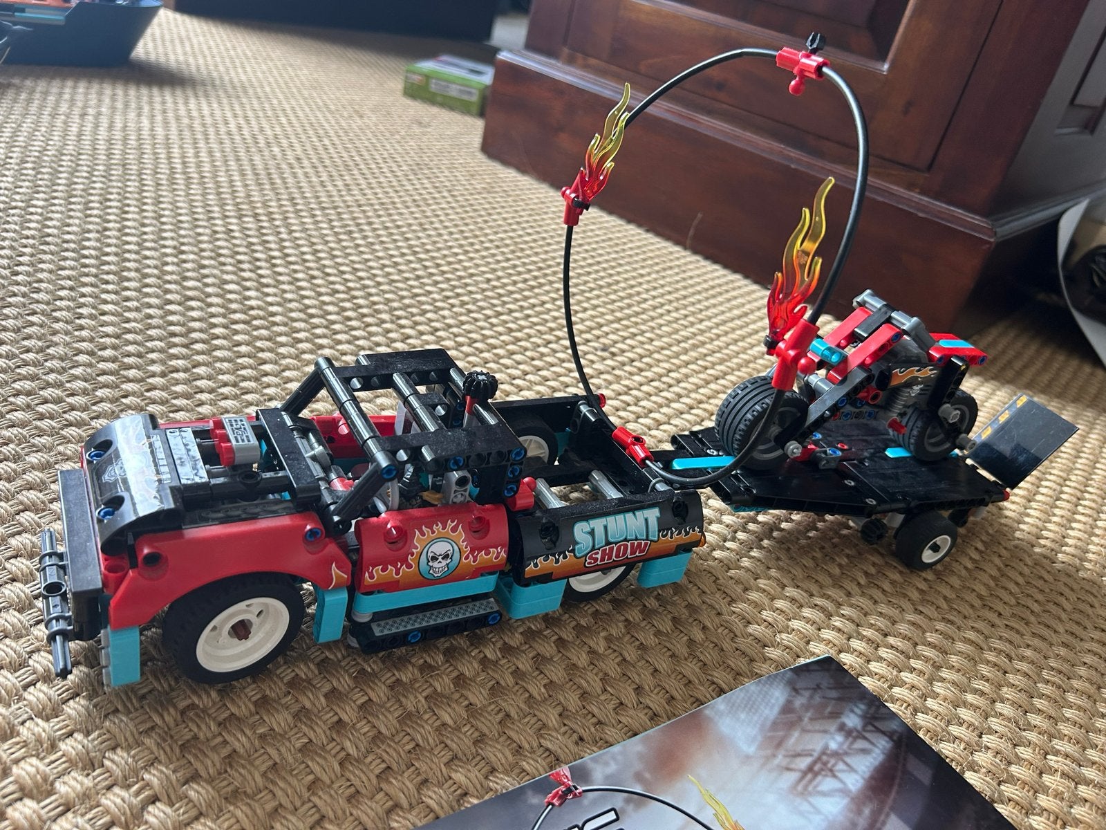 LEGO Technic Stunt Show Truck & Motorfiets (42106), Ophalen of Verzenden, Zo goed als nieuw, Overige merken