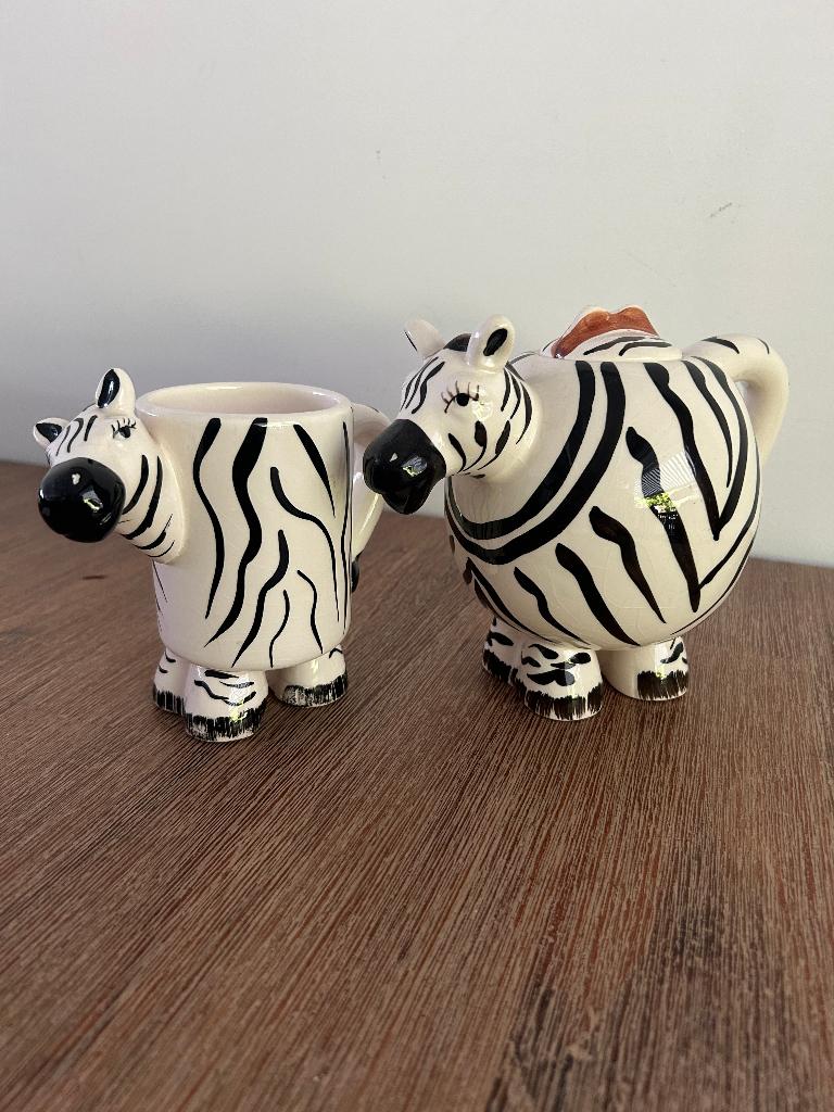 Theepot en mok van zebra, Ophalen of Verzenden, Zo goed als nieuw, Overige stijlen, Overige typen