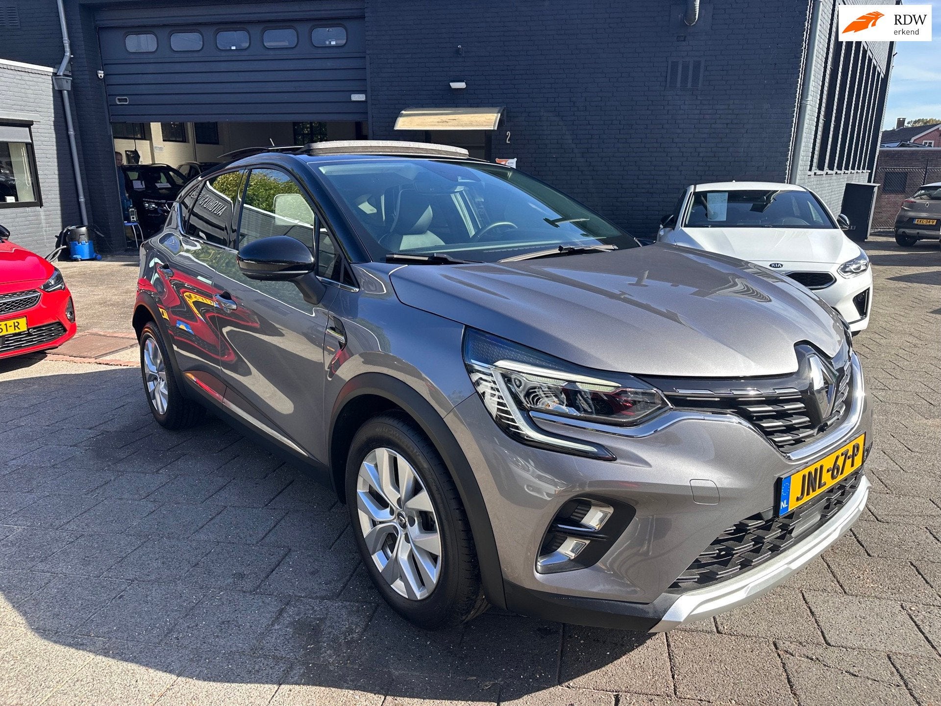 Renault Captur 1.0 TCe Intens (2021) | Panoramadak | Carplay, Voorwielaandrijving, Dealer onderhouden, Gebruikt, Zwart