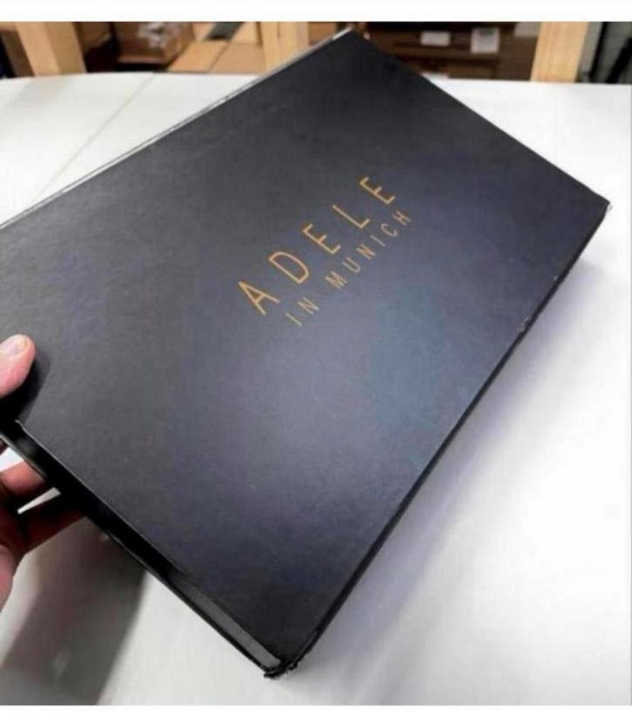 Adele in Munich 2024 VIP Concert Gift Box Munchen Exclusive, Verzamelen, Overige typen, Nieuw, Ophalen of Verzenden, H