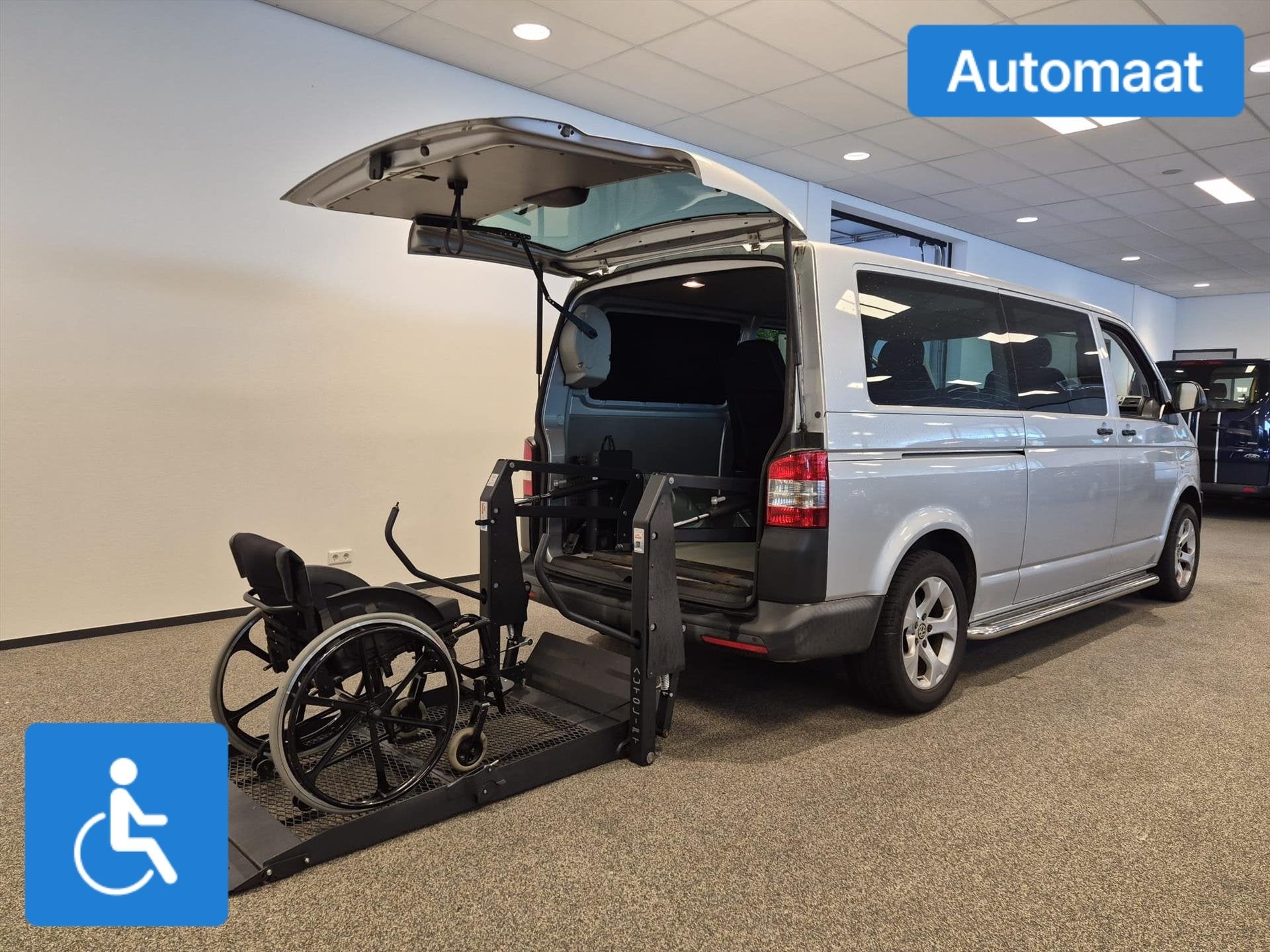 Volkswagen Transporter L2H1 Rolstoelbus Automaat, Stof, Gebruikt, Zwart, 4 cilinders