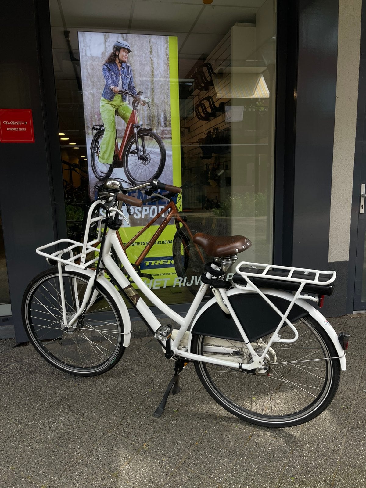 Elektrische fiets / e-bike wit, Ophalen, 53 tot 56 cm, Versnellingen, Zo goed als nieuw