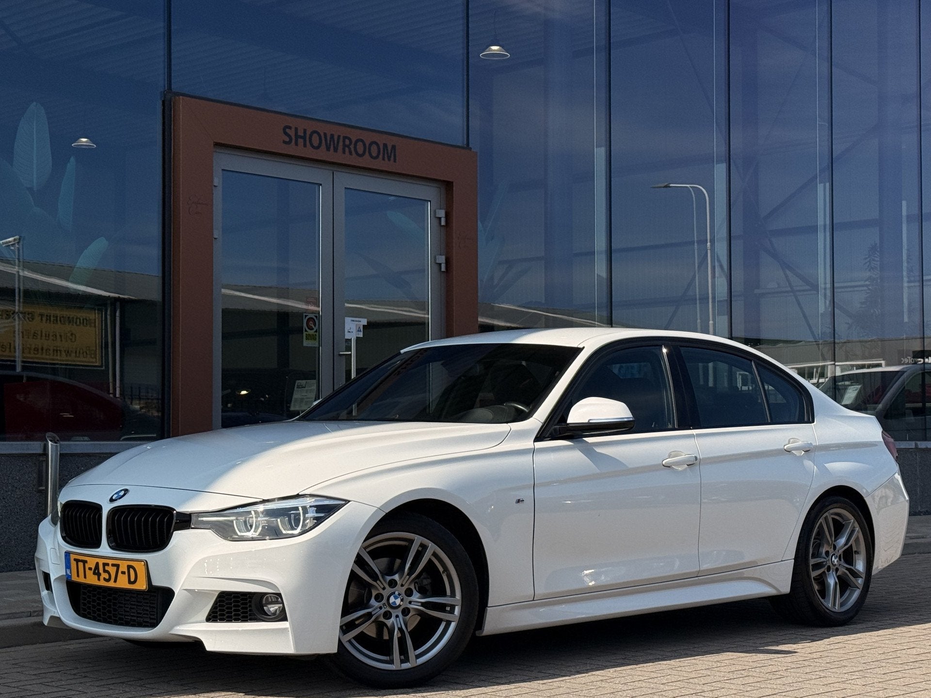 BMW 3 Serie 318i M Sport Edition | Cruise | Leder | Stoelver, Auto's, Automaat, Gebruikt, Wit, 3 cilinders