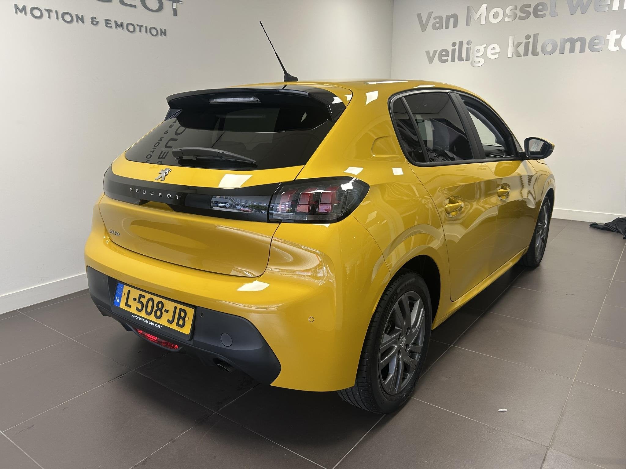 Peugeot 208 1.2 PureTech Active Pack | Navigatie | Parkeerse, Auto's, Voorwielaandrijving, 12 maanden, Gebruikt, Euro 6