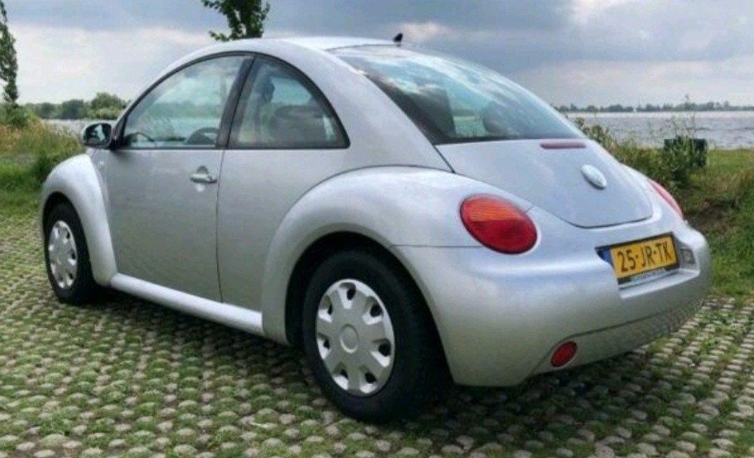 Volkswagen Beetle (Kever) 1.6 75KW 2002 Grijs, Beetle (Kever), 4 stoelen, Handgeschakeld, 1000 kg