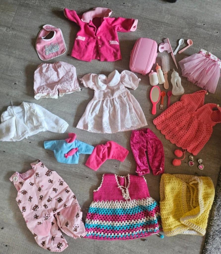 2 poppen met uitgebreide kleding en accessoires set, Kinderen en Baby's, Ophalen of Verzenden