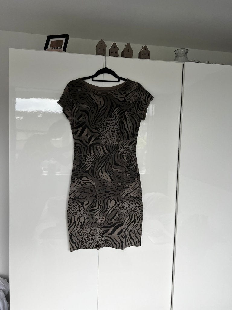 bruine dierenprint jurk zakken maat M korte jurk washed look, Kleding | Dames, Jurken, Maat 38/40 (M), Bruin, Verzenden, Zo goed als nieuw