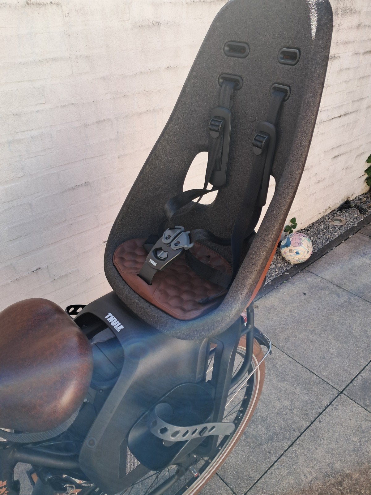 Thule Yepp Maxi Achterzitje - Zo goed als nieuw, Fietsen en Brommers, Ophalen, Achterzitje, Voetsteuntjes, 22 t/m 36 kg