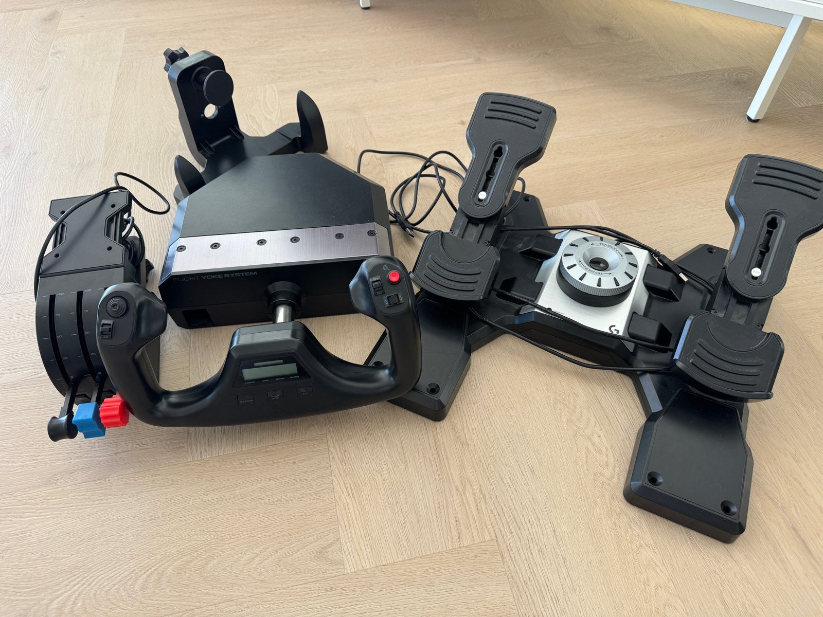 Logitech G Saitek Pro Flight Yoke System met Pedalen, Ophalen of Verzenden, Overige merken, Zo goed als nieuw