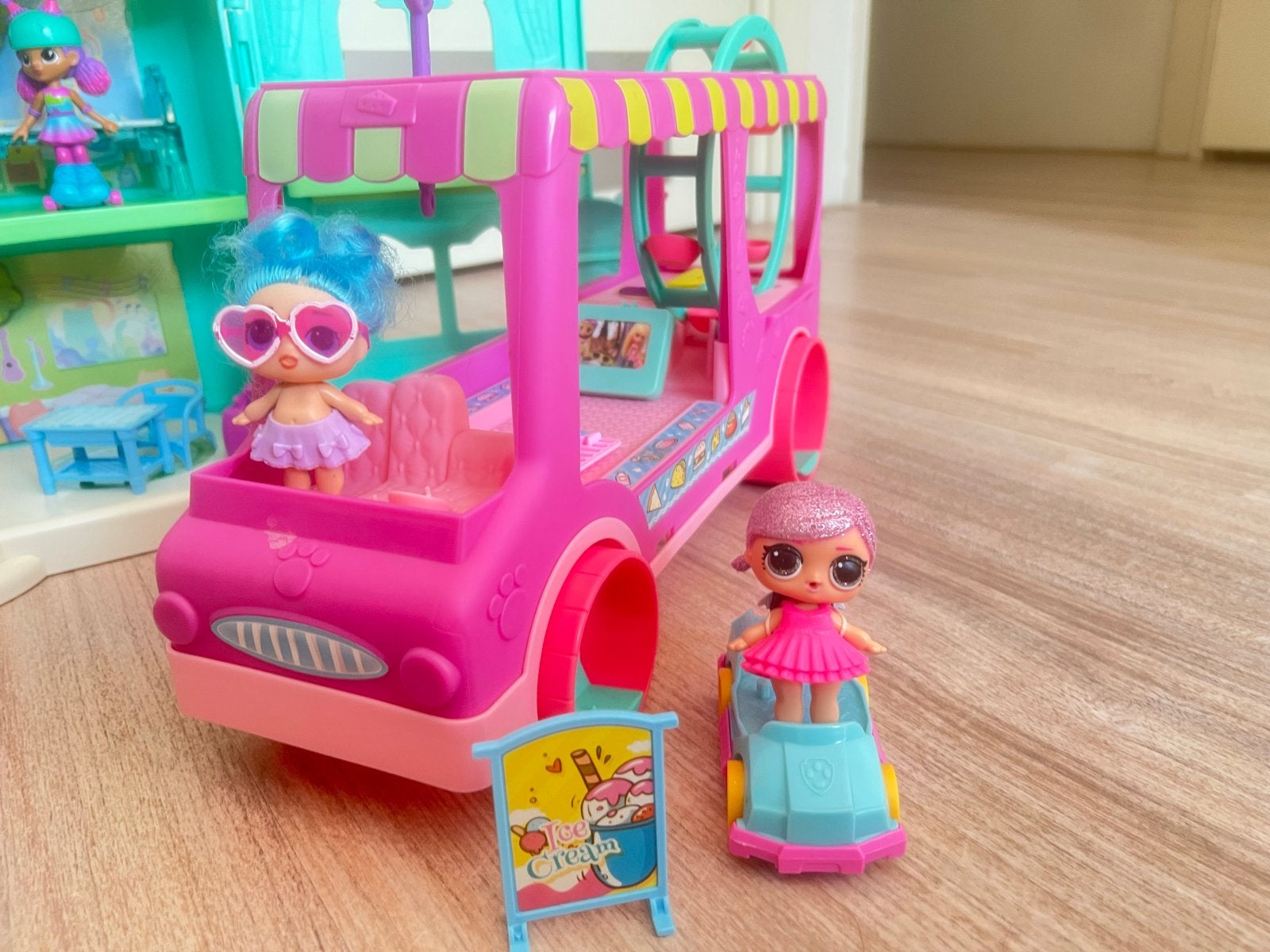 Shopkins Lil' Secrets Speelset met Poppen en Voertuig, Ophalen of Verzenden, Zo goed als nieuw, Meisje