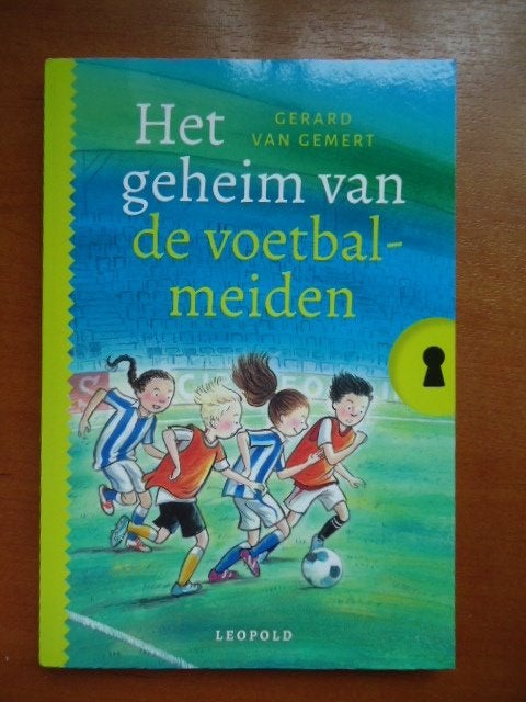 Het geheim van de voetbalmeiden, Gerard van Gemert, Boeken, Ophalen of Verzenden, Nieuw, Fictie algemeen