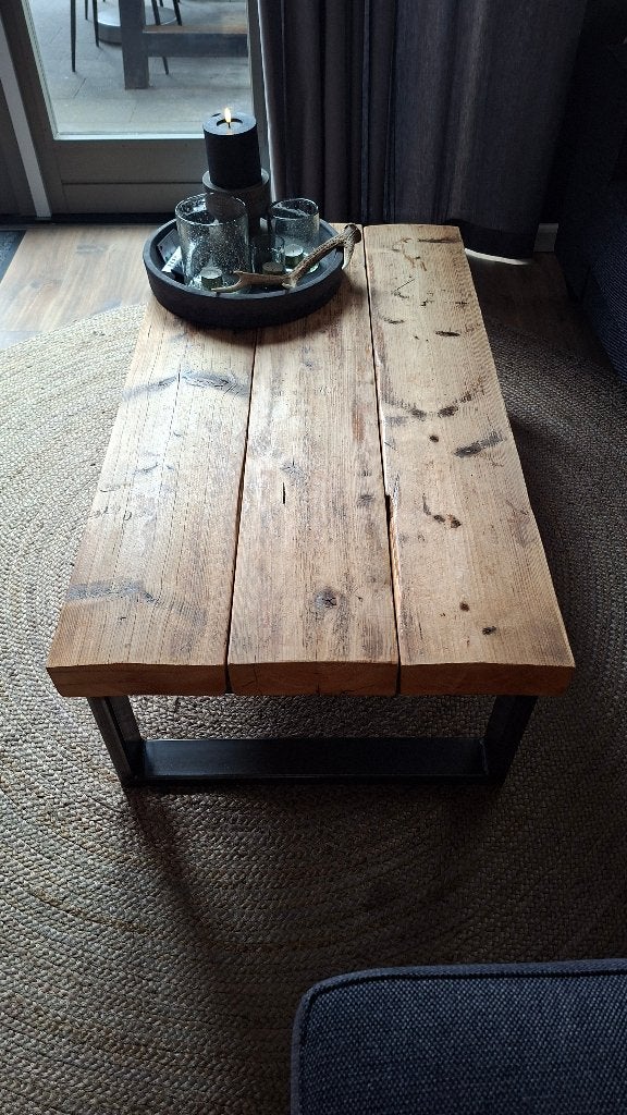 Houten salontafel met stalen onderstel, Huis en Inrichting, Tafels | Salontafels, Ophalen, 100 tot 150 cm, 50 tot 100 cm, Zo goed als nieuw