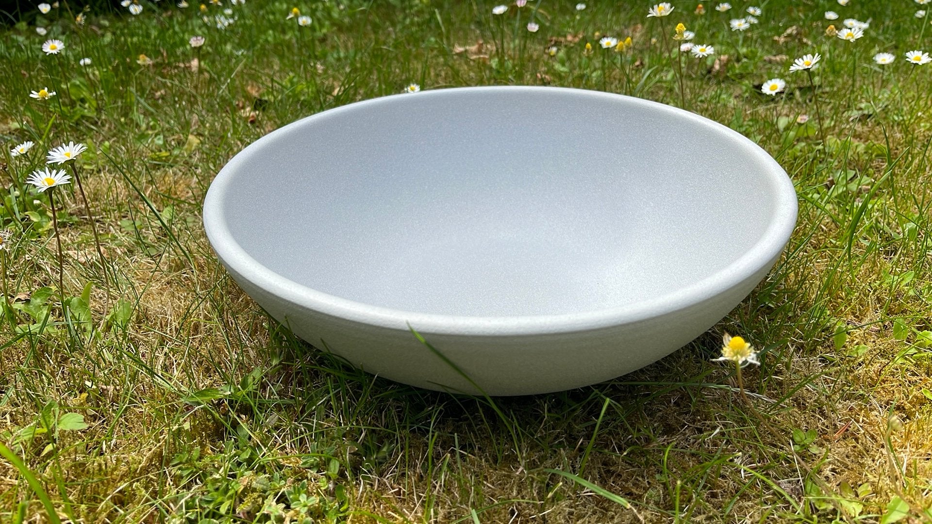 Bloempot schaal lichtgrijs doorsnee 30cm hoogte 10cm, Ophalen of Verzenden, Zo goed als nieuw, Rond