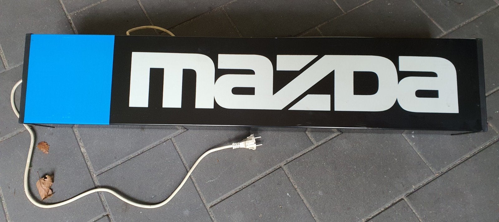 Mazda oude lichtbak, Ophalen