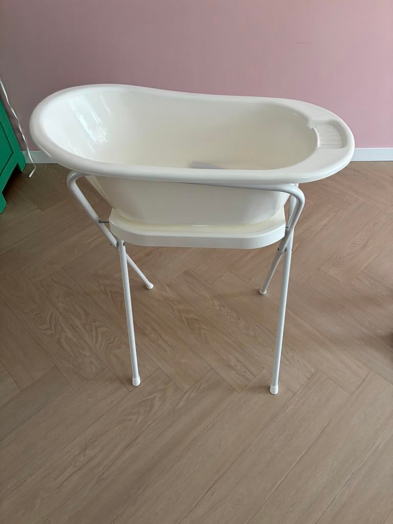 HEMA babybadje met standaard en afvoerslang., Kinderen en Baby's, Badjes en Verzorging, Ophalen, Zo goed als nieuw, Badje, Hema