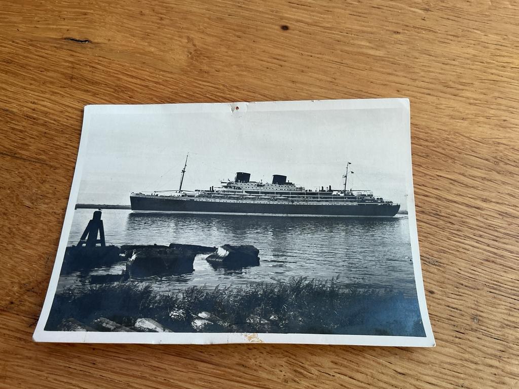 S443 MS WILLEM RUYS beschadigd, Ophalen of Verzenden, Kaart, Foto of Prent