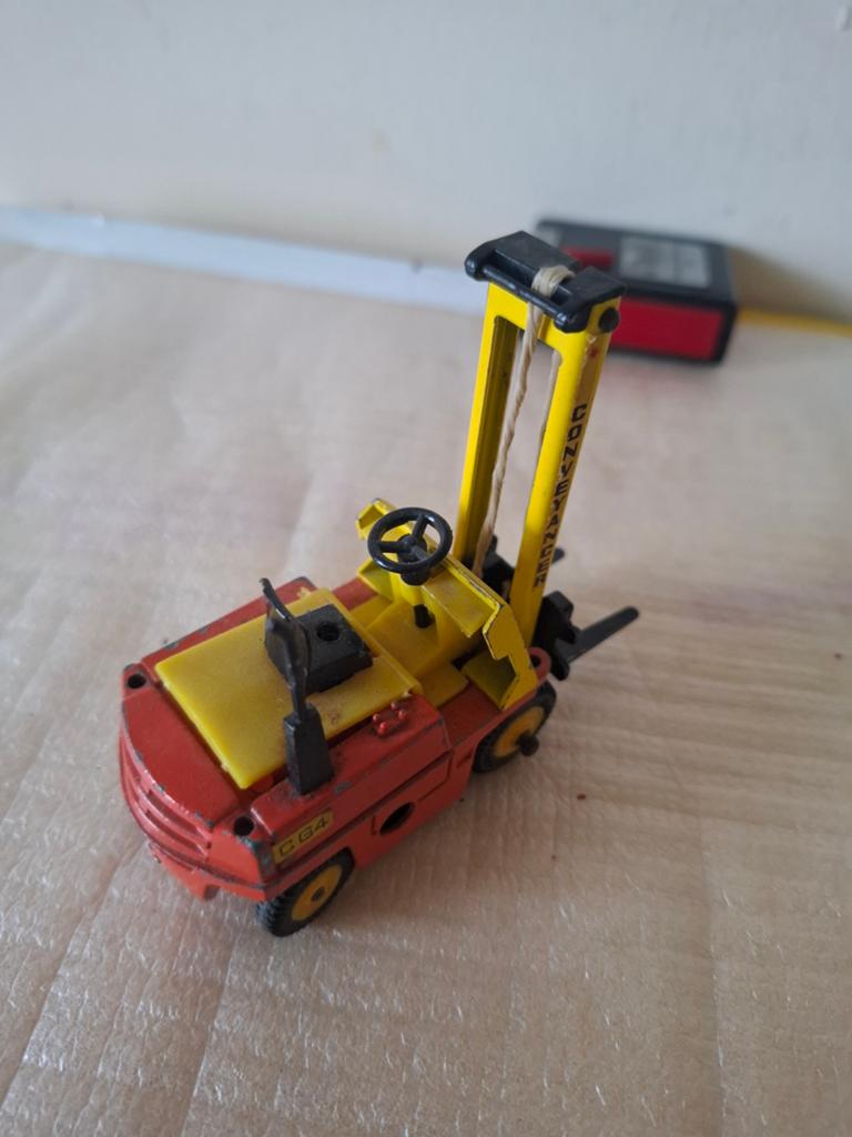 Dinky toys Heftruck zie de foto's, Ophalen of Verzenden, Gebruikt, Auto, Dinky Toys