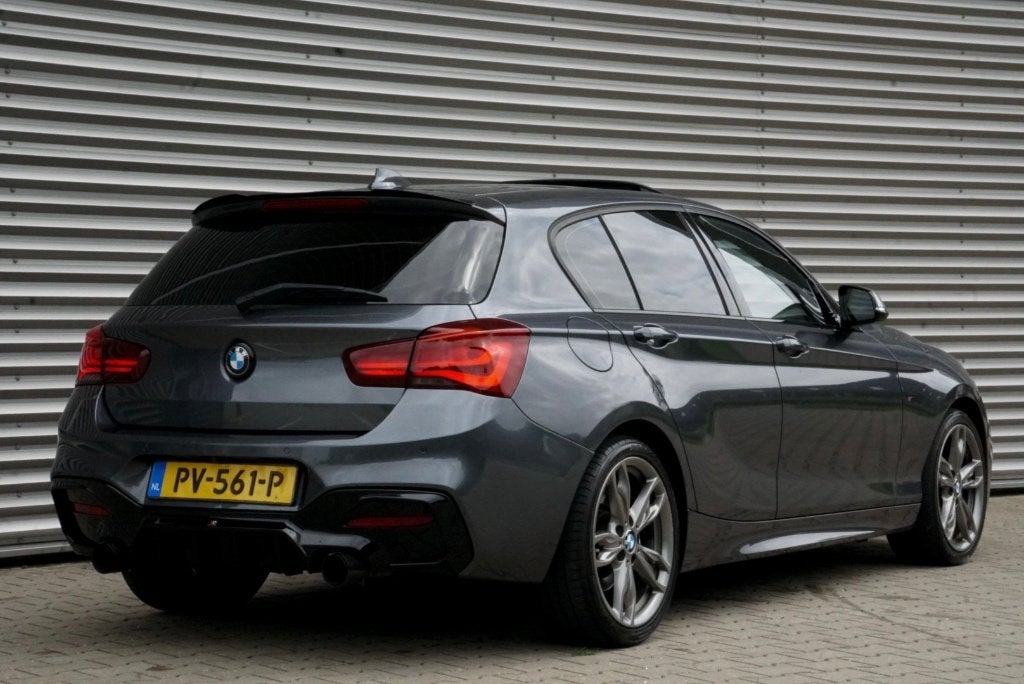 BMW 1-Serie 125d M-Sport Shadow ACC/Schuifdak/Keyless/Adapti, Auto's, Automaat, 1995 cc, Zwart, 4 cilinders