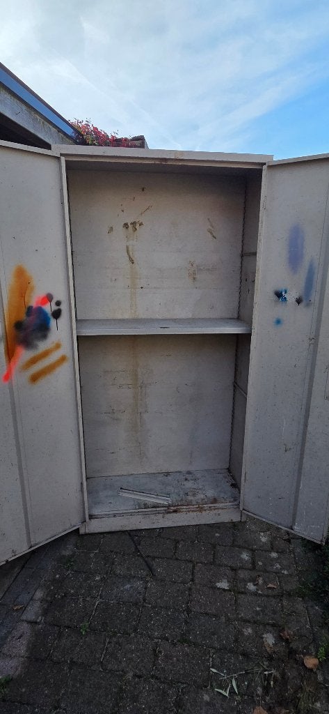 Metalen kast, Ophalen, Gebruikt