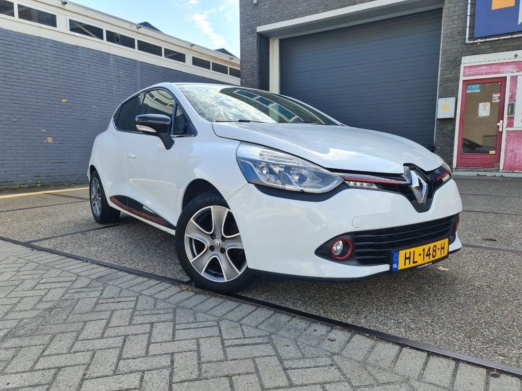 Renault Clio 0.9 TCE 66KW 5-DRS 2015 Wit, Voorwielaandrijving, 898 cc, Stof, 40 €/maand