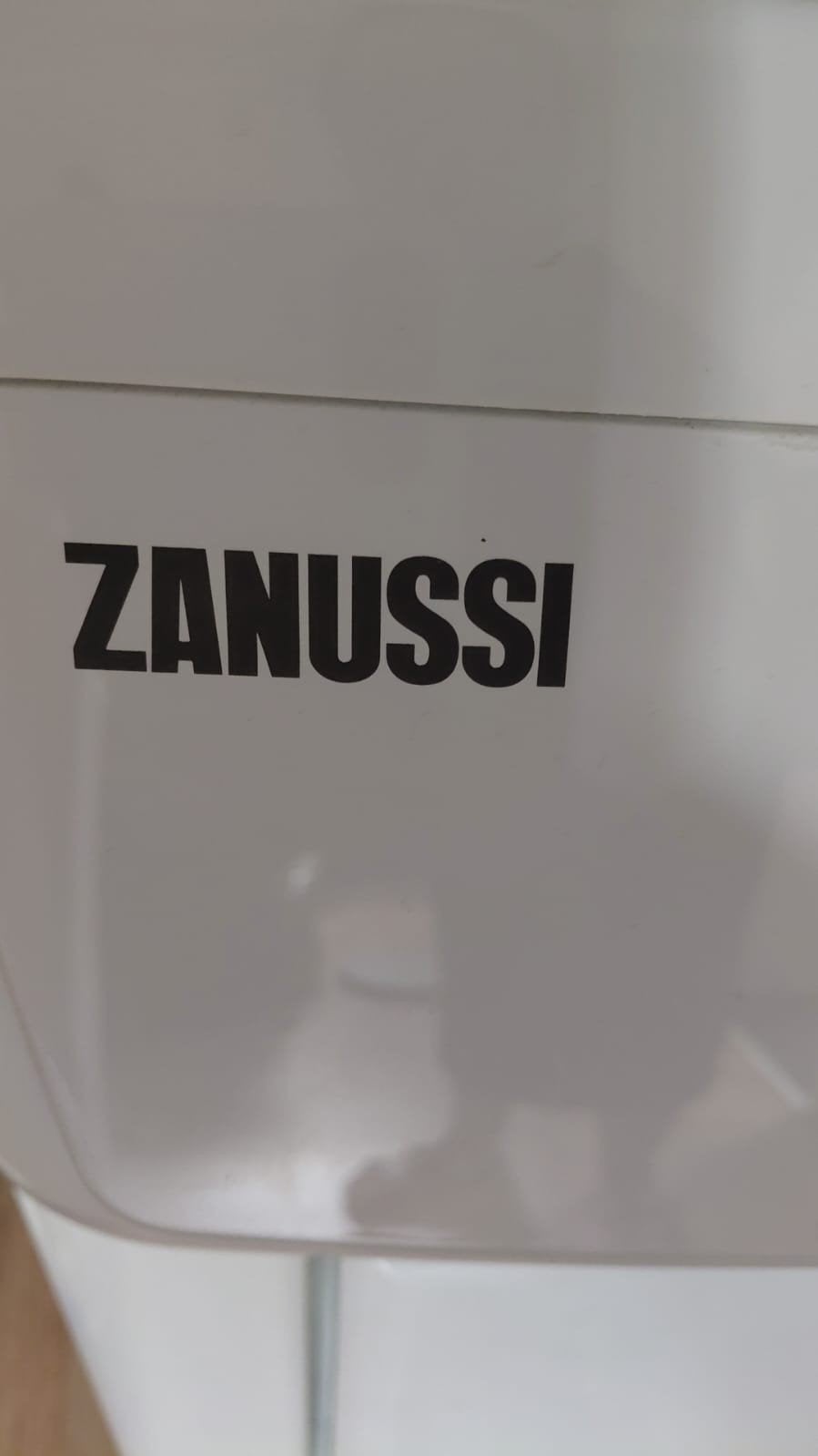 Zanussi wasdroger 7 kg met slang, Ophalen, 6 tot 8 kg, Gebruikt, Luchtafvoer