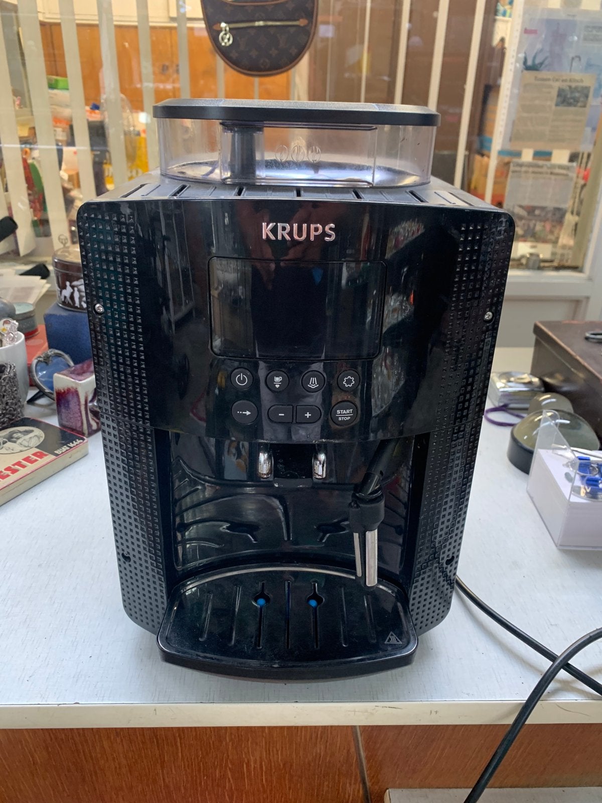 Krups koffiebonen machine Koffiezetapparaat EA81, Ophalen of Verzenden, Zo goed als nieuw, Koffiemachine, Koffiebonen