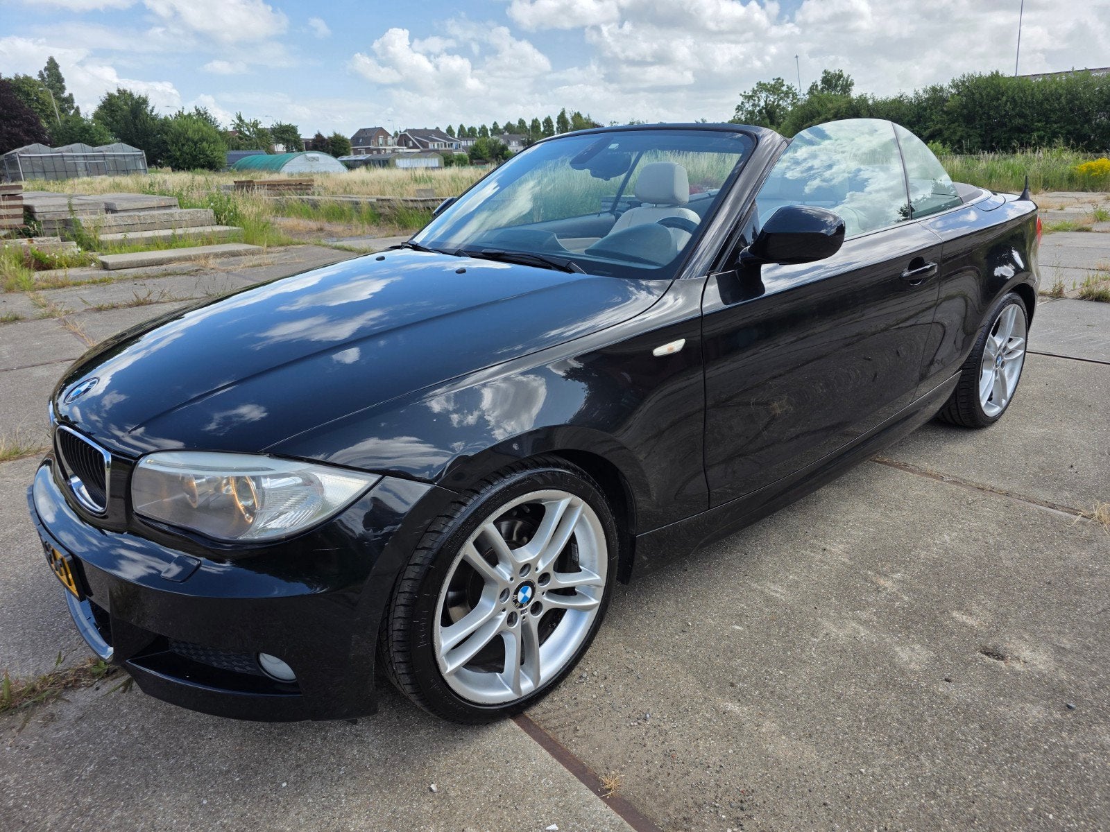 BMW 1-Serie 2.0 118I Cabrio 2011 Zwart/ M-pakket/APK, Auto's, BMW, 1-Serie, 1995 cc, Cabriolet, 4 stoelen
