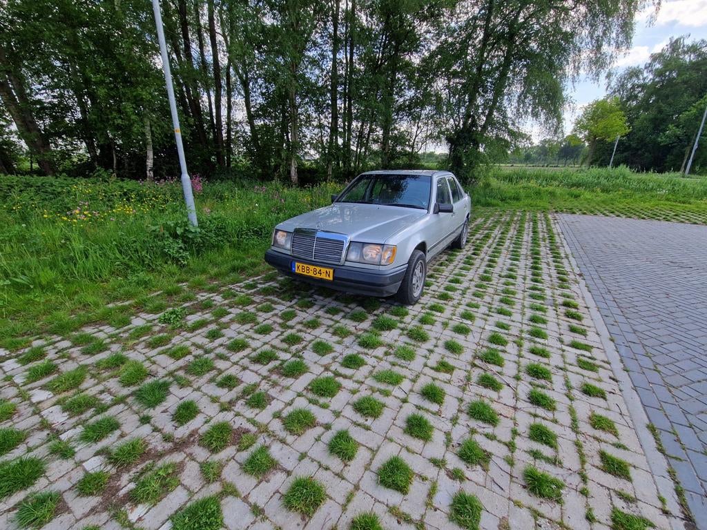 Mercedes-Benz W124 250d 1985 / 5 cil. Belastingvrije Diesel, 657 kg, 2497 cc, Particulier, Sedan
