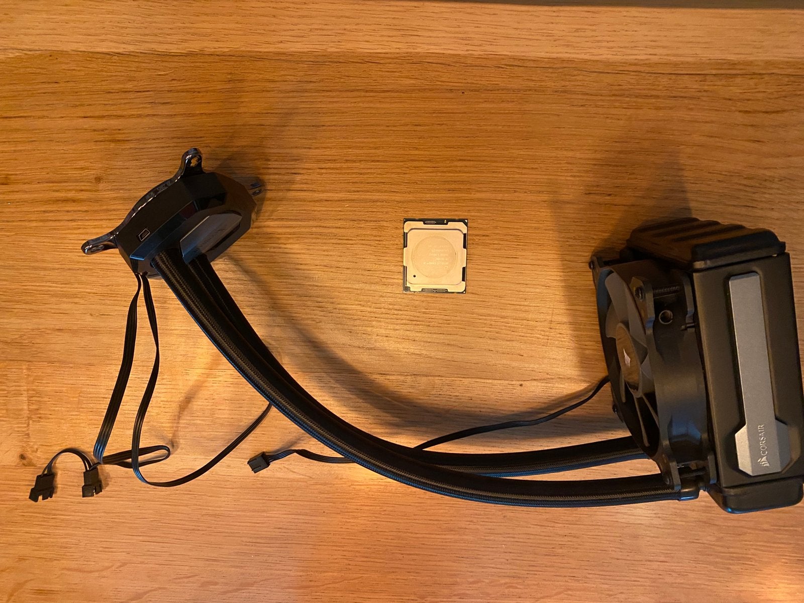 Intel Core I9-9820X 10 Cores Clock Speed 3.3GHz, Computers en Software, Processors, Ophalen of Verzenden, Zo goed als nieuw, 10-core