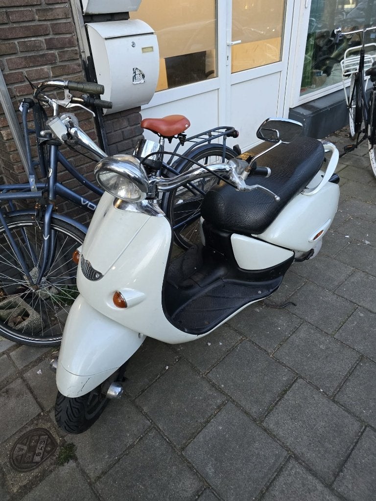 Aprilia Mojito Custom 2009 (Piaggio motor 2 takt 50cc), Gebruikt, Benzine, Ophalen, Overige merken
