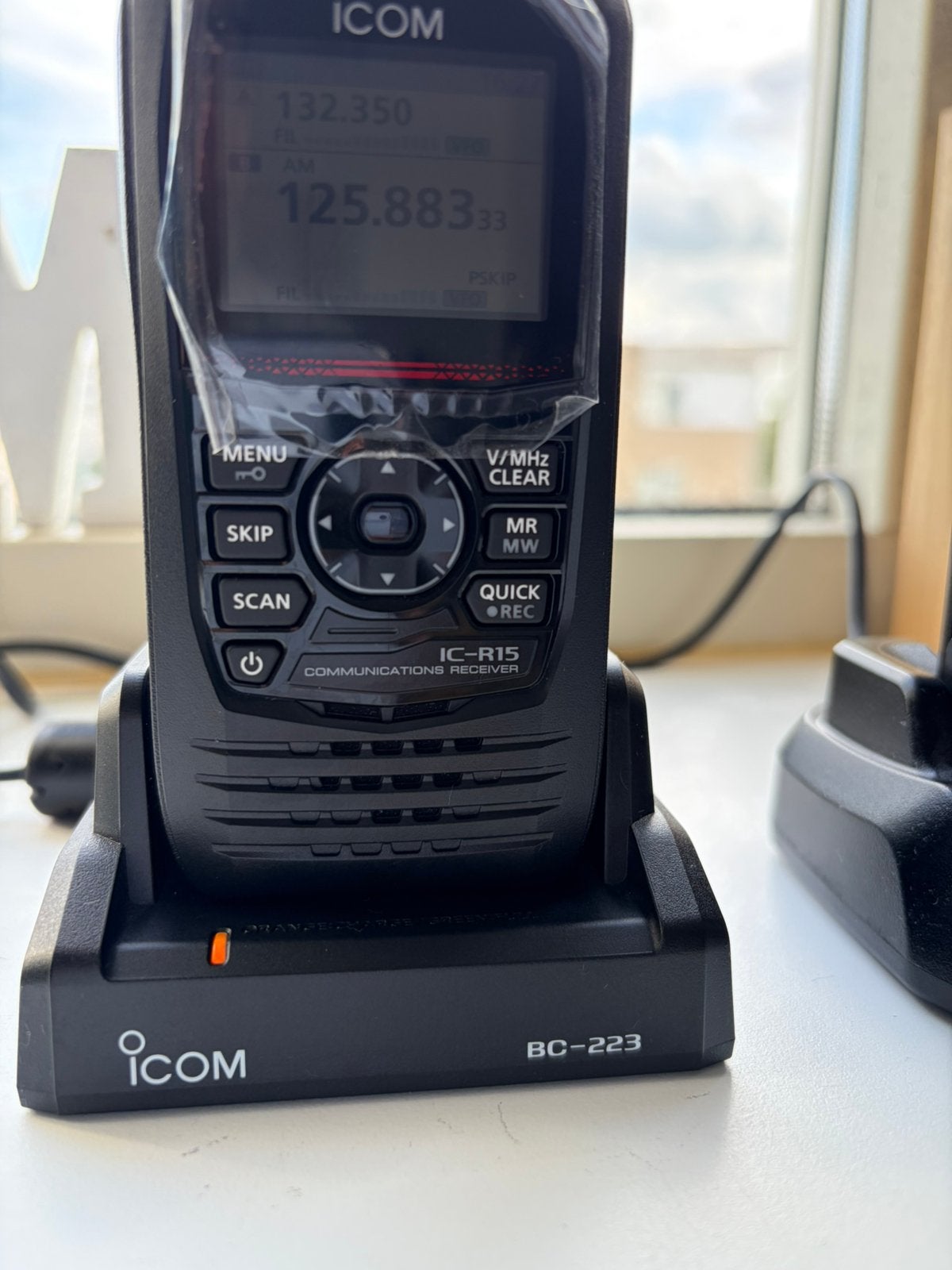 Icom R15 Splinternieuwe staat incl.snellader, Ophalen, Zo goed als nieuw, Ontvanger