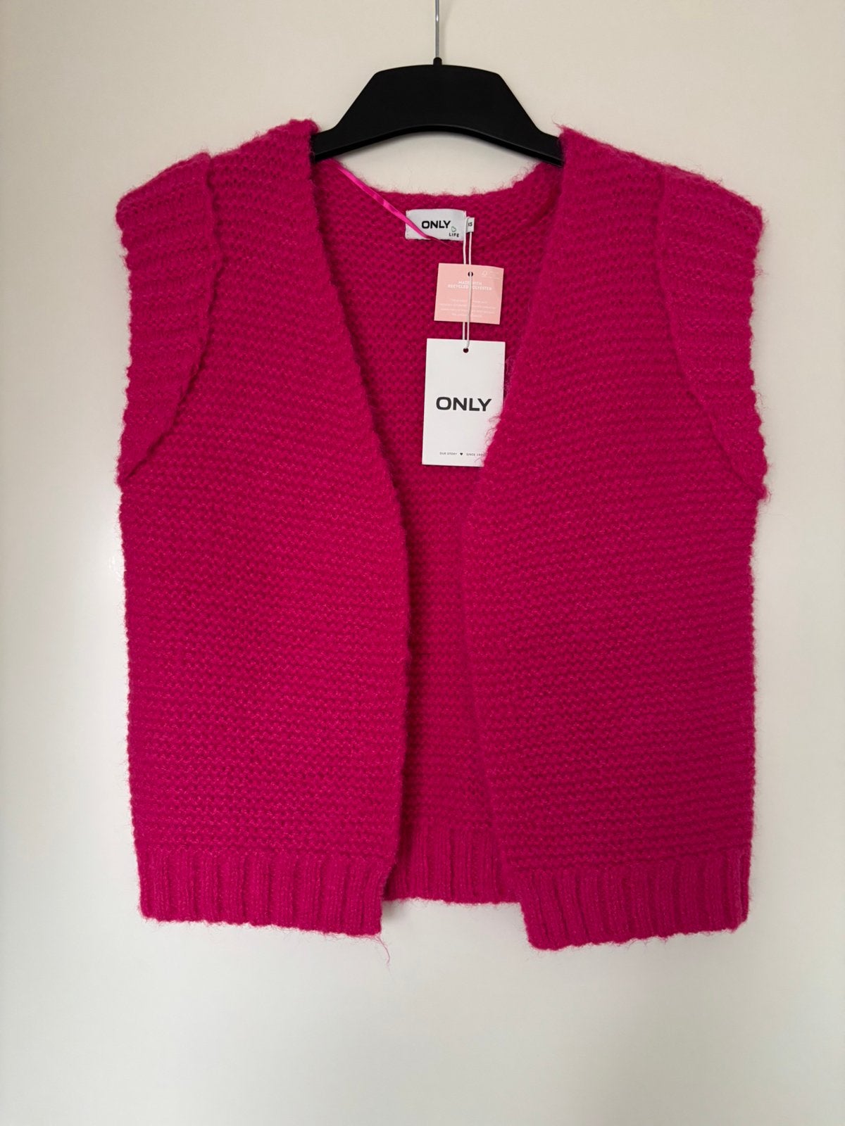 Nieuw met kaartje: leuk gilet Only XS fuchsia roze, Verzenden, Nieuw, Maat 34 (XS) of kleiner, Roze