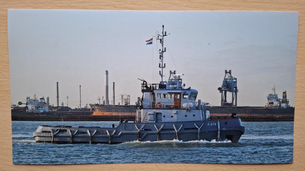 foto van sleepboot Gouwe (Kon. Marine), Verzenden, 1980 tot heden, Foto, Nieuw