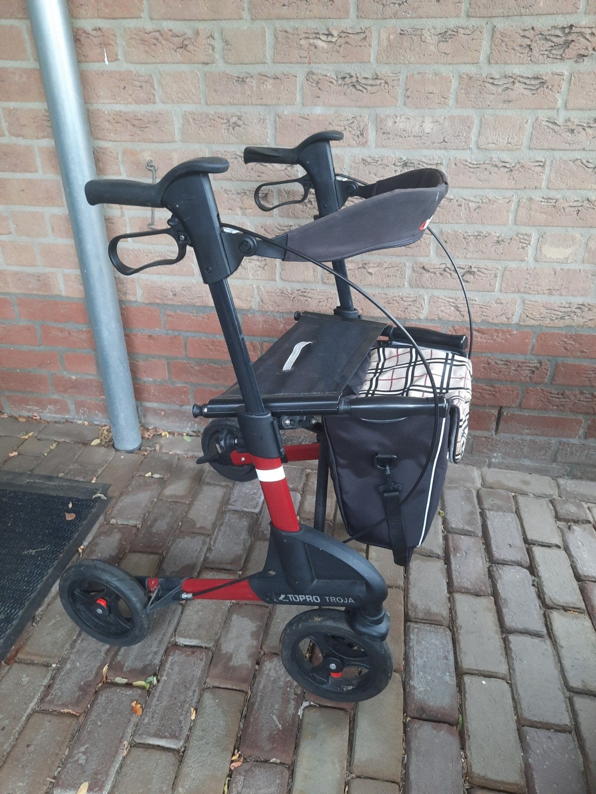 zeer nette staat Topro troja rollator, Ophalen, Zo goed als nieuw