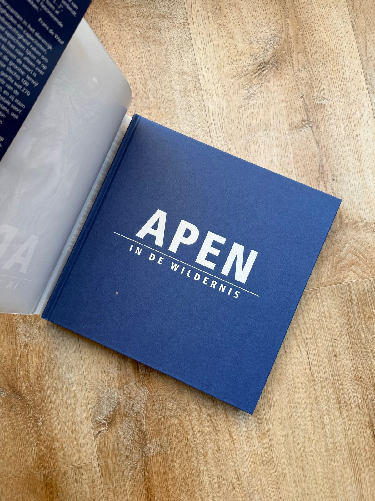 WWF Boek: Apen in de Wildernis - Ingo Arndt, Ophalen of Verzenden, Zo goed als nieuw, Natuur algemeen