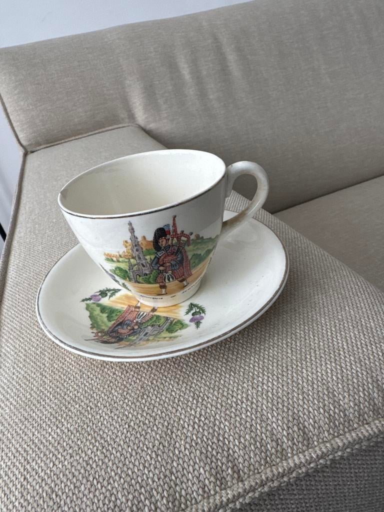 Vintage Schotse Souvenir Kop en Schotel, Huis en Inrichting, Keuken | Servies, Gebruikt, Kop(pen) en/of Schotel(s), Overige stijlen
