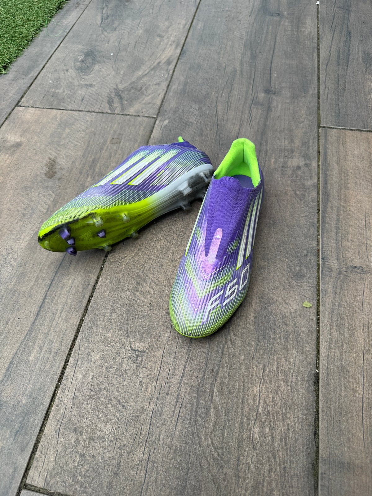Adidas en nike Voetbalschoenen maat 42 43 en 44, Maat XS of kleiner, Ophalen of Verzenden, Zo goed als nieuw, Schoenen