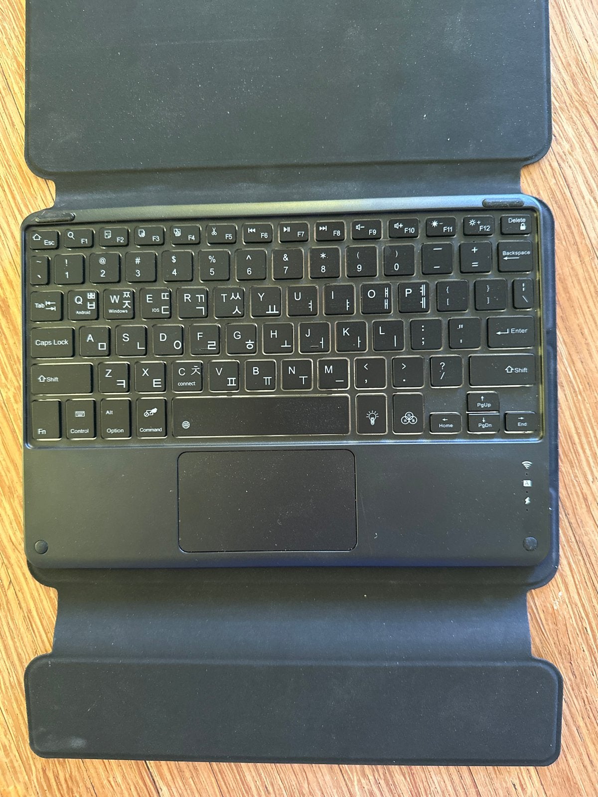 Ipad keyboard Engels/Koreaans (Hangul), Ophalen of Verzenden, Zo goed als nieuw, Draadloos, Verlichte toetsen