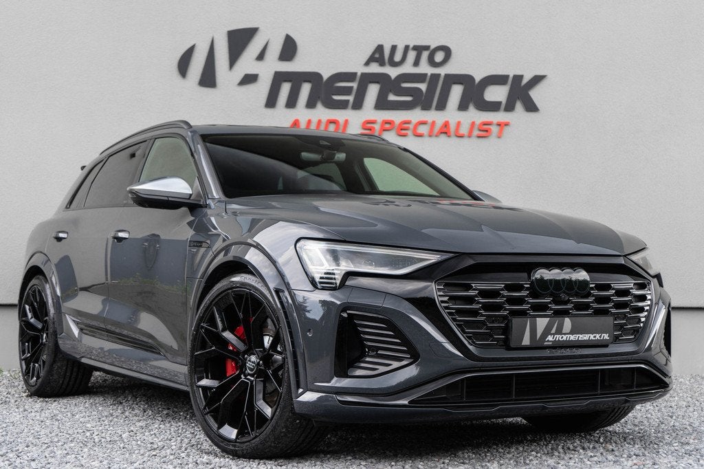 Audi SQ8 e-tron Quattro 371kW / Luchtvering/ Standkachel/ Ad, Automaat, 2625 kg, Gebruikt, Zwart