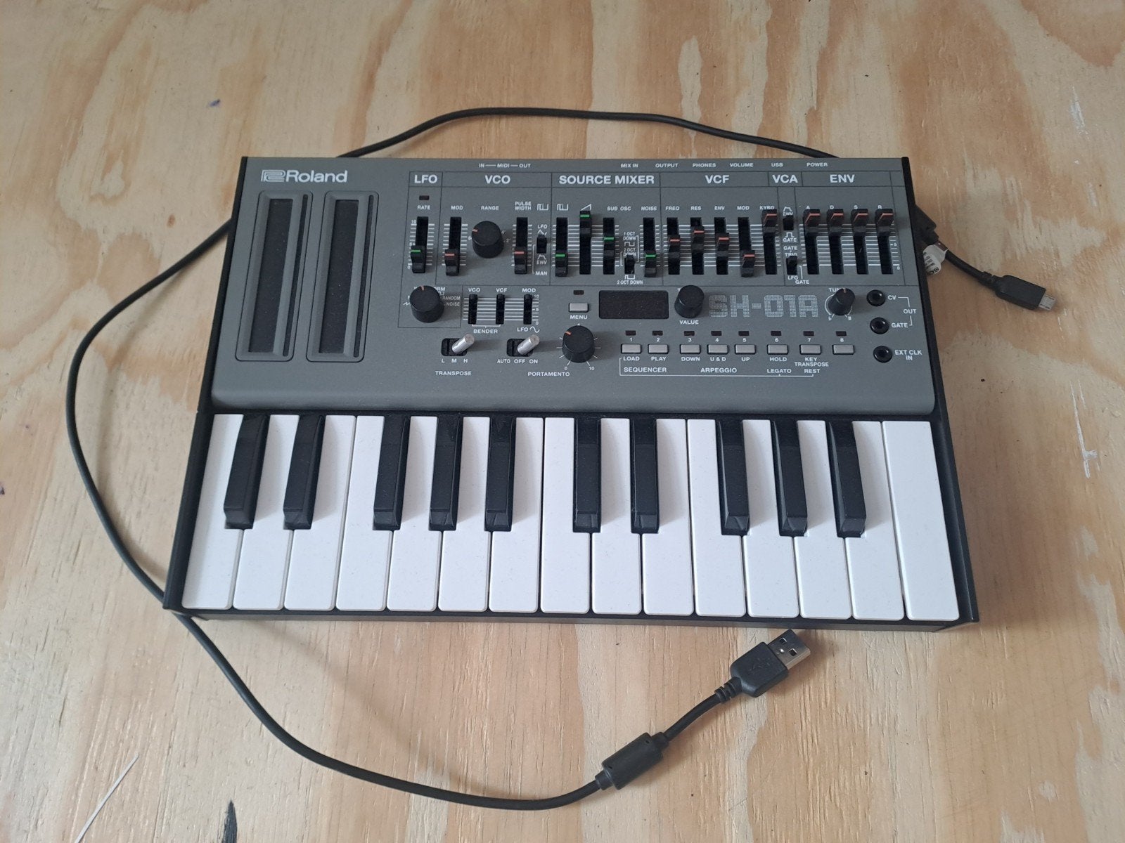 Roland SH-01A + K-25M, Muziek en Instrumenten, Synthesizers, Ophalen of Verzenden, Zo goed als nieuw, Overige aantallen, Roland