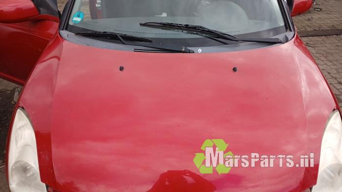 Motorkap van een Suzuki Swift (ZDF), Auto-onderdelen, Carrosserie en Plaatwerk, Gebruikt, -, -, Ophalen of Verzenden