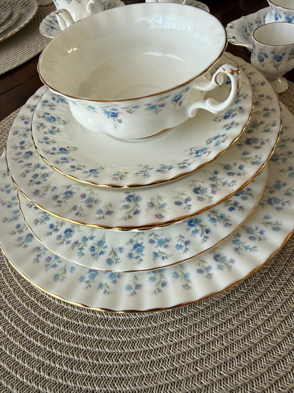 Prachtig Compleet Servies van Royal Albert Memory Lane, Ophalen, Klassiek, Zo goed als nieuw, Royal Albert