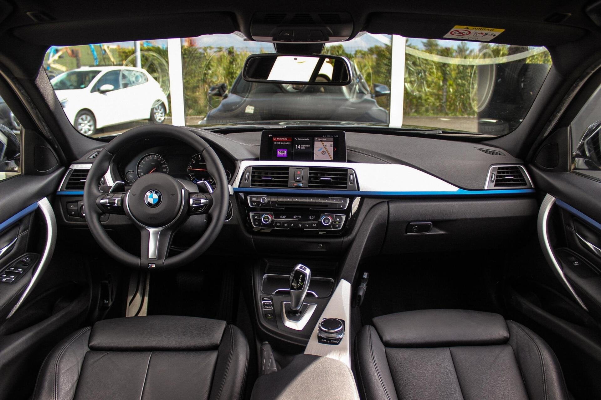 BMW 3-serie Touring 320i M Sport Edition | 2e eigenaar | NL, Automaat, Achterwielaandrijving, 4 cilinders, Automatische klimaatregeling