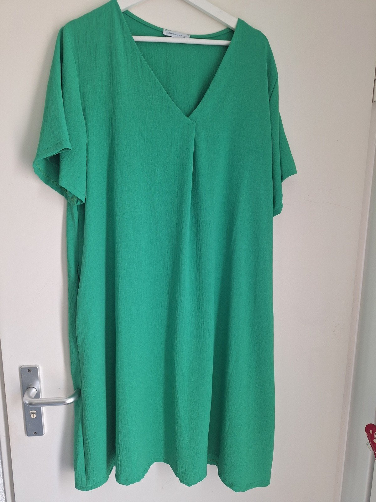 Azzurro groene jurk 46 48, Azzurro, Ophalen of Verzenden, Maat 46/48 (XL) of groter, Groen