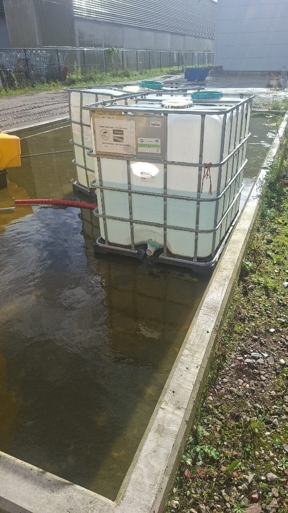 2x IBC-box 1000 liter met kunststof krat, 150 liter of meer, Ophalen, Zo goed als nieuw, Kunststof
