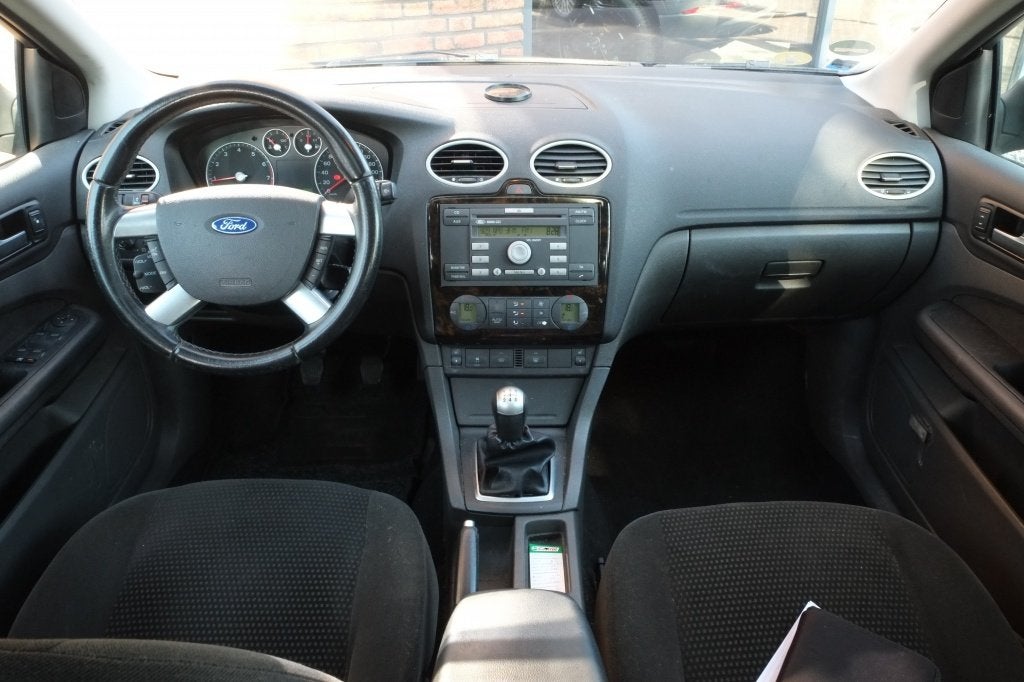 Ford FOCUS Wagon 1.6-16V Ghia | Schuifdak | Parkeersensoren, 1596 cc, Gebruikt, 4 cilinders, 116 pk